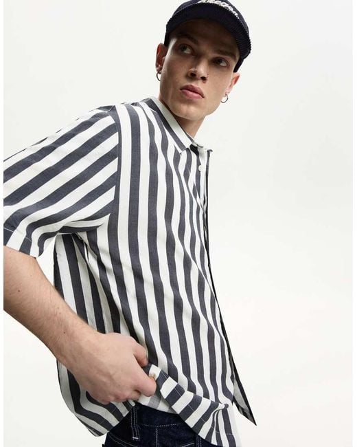 Camicia Comoda A Maniche Corte Grigia E Nera di Bershka in White da Uomo