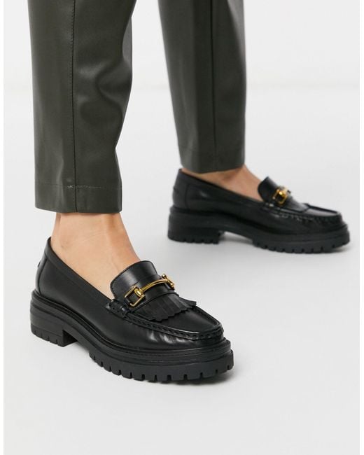 Damen Schuhe Flache Schuhe Mokassins und Slipper Casadei Leder Loafer mit Kettendetail 