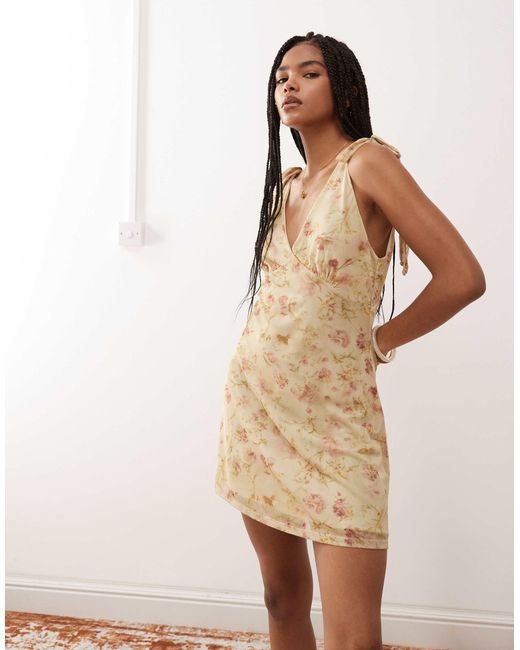 Robe courte avec épaules nouées - imprimé fleurs Reclaimed (vintage) en coloris Natural