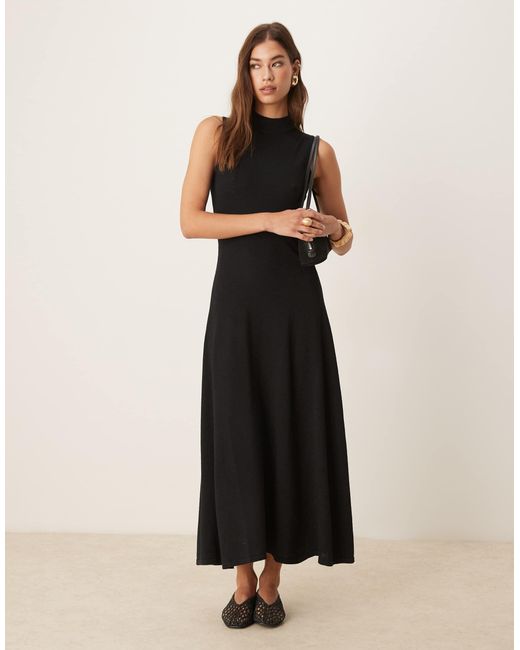 Mango Black – hochgeschlossenes midikleid aus kompaktem strick