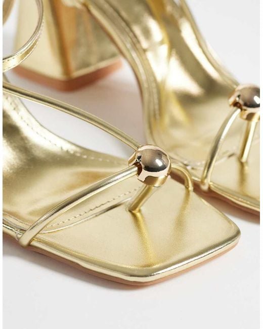 Glamorous White Block Heeled Sandals With Metal Detail