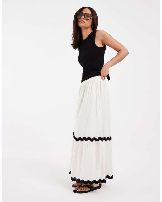 Vero Moda White Full Tiered Maxi Skirt With Contrast Scallop Trim