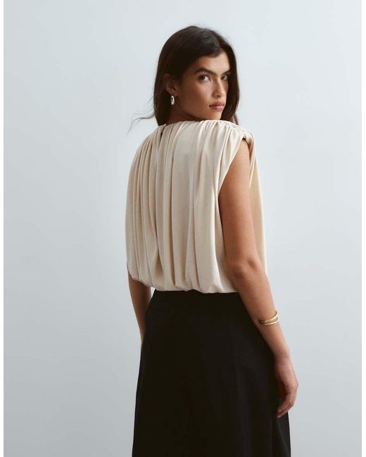 ARRANGE Natural Strong Shoulder Ruched Tee