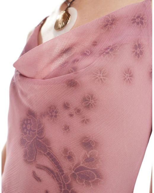 Vestido lencero corto rosa con estampado abstracto, bajo asimétrico y cuello desbocado Collusion de color Pink