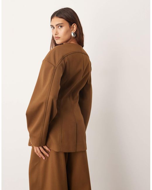 Blazer d'ensemble sculpté en sergé - marron ARRANGE en coloris Brown