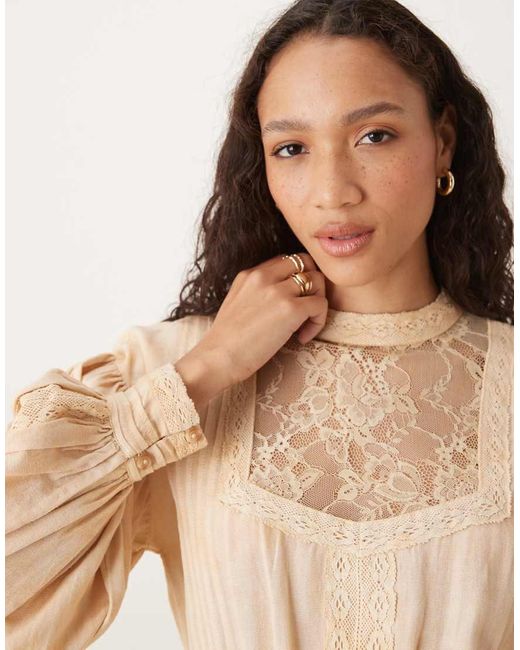 Tea Stained di ASOS in Natural