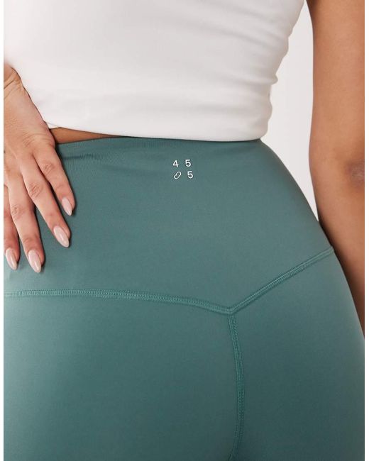 4505 Hourglass in het Green