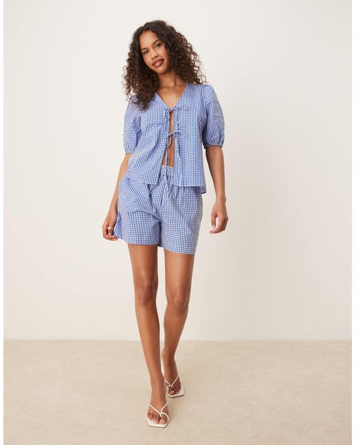 Vila Blue – – popeline-shorts mit -weißen vichy-karos und hohem bund, kombiteil