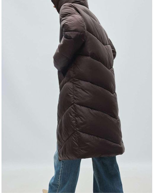 Piumino Basic di Stradivarius in Brown