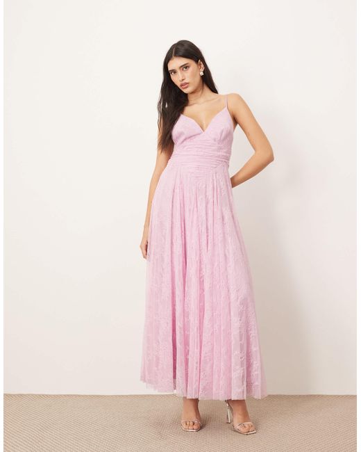 Robe longue en dentelle à taille froncée - sucré ARRANGE en coloris Pink