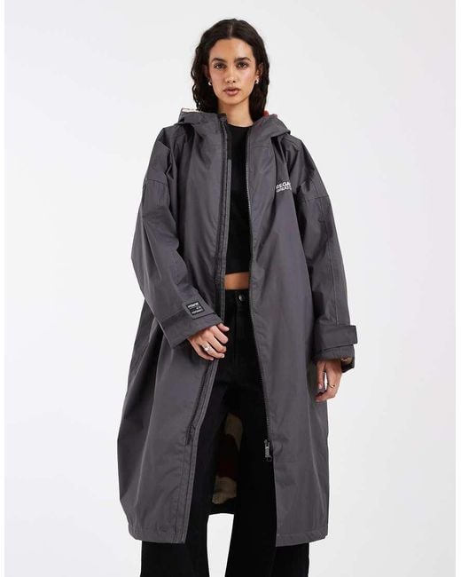 Regatta Black Waterproof Changing Robe