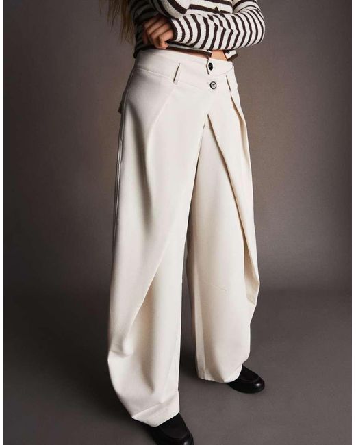Bershka Brown Barrel Trousers With Pleats