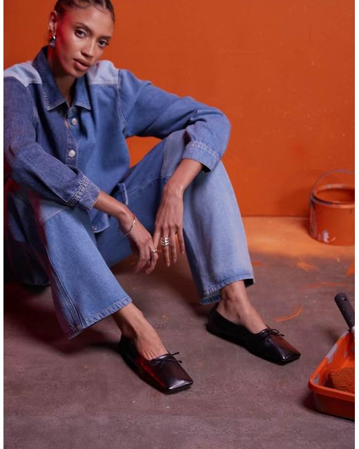 Lotus di ASOS in Blue