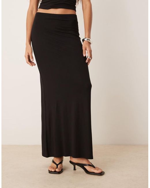 Falda Larga Negra De Punto Liso Suave Con Caída De (Parte De Un Conjunto) Gina Tricot de color Natural