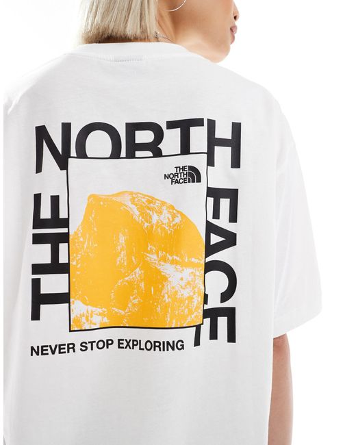 Half dome - t-shirt oversize bianca con stampa fotografica sul retro di The North Face in White
