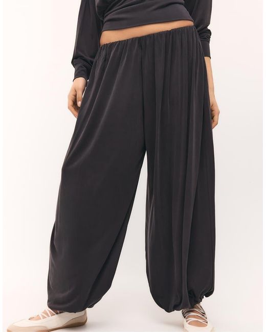 Stradivarius Black Soft-touch Flowing Balloon Trousers