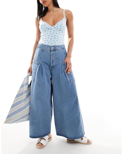 ASOS Blue – weit geschnittene, verkürzte jeans