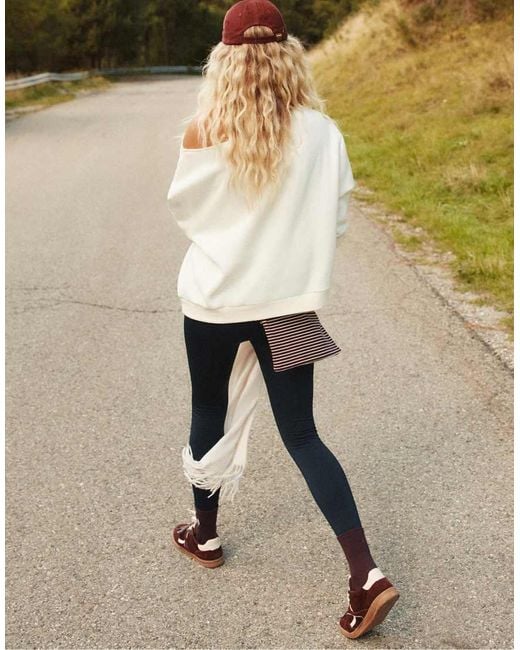 Stradivarius Asymmetrisch Sweatshirt Met Print in het White