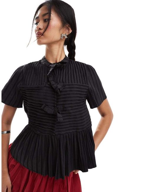 Top Allacciato Davanti di Ghospell in Black