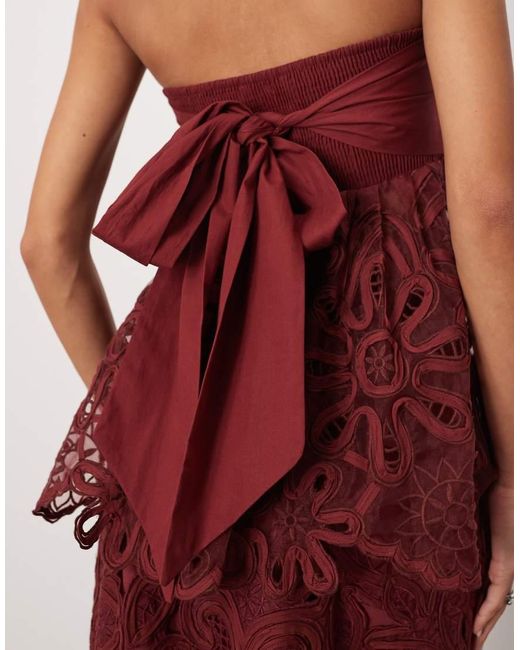 Top Rojo Vino Con Escote Palabra De Honor, Lazada En La Espalda Y Bordado Floral Cornely De ARRANGE de color Red