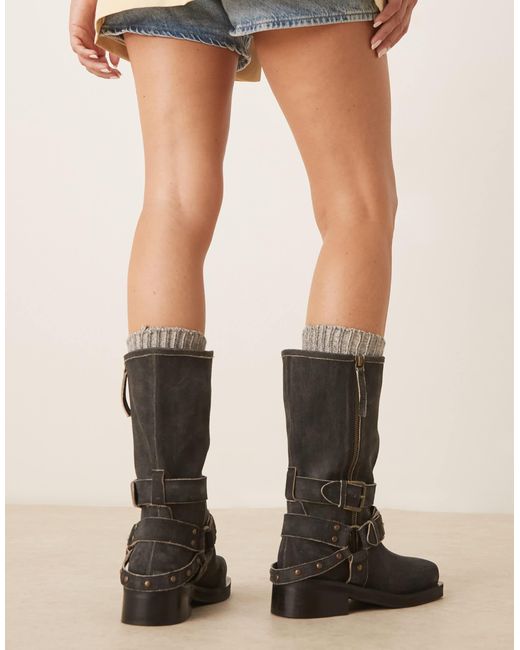 Casey - bottes hauteur genou style motard en daim effet vieilli à boucles ASOS en coloris Natural