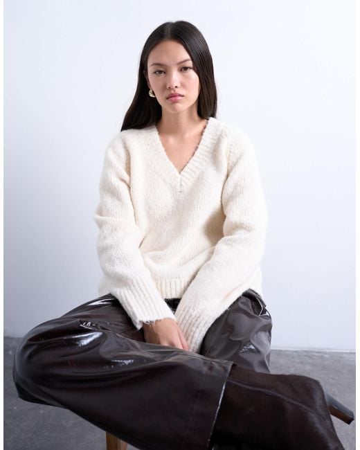 TOPSHOP White Knitted Wool Blend Fluffy V Neck Jumper