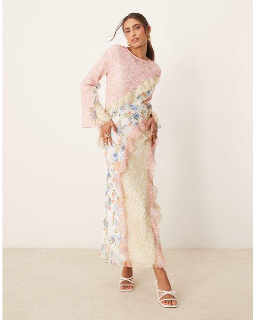 ASOS Natural – maxikleid mit hübschem blumenmuster und gespleißten rüschenziernähten
