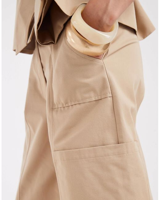 Short cargo d'ensemble ASOS en coloris Natural