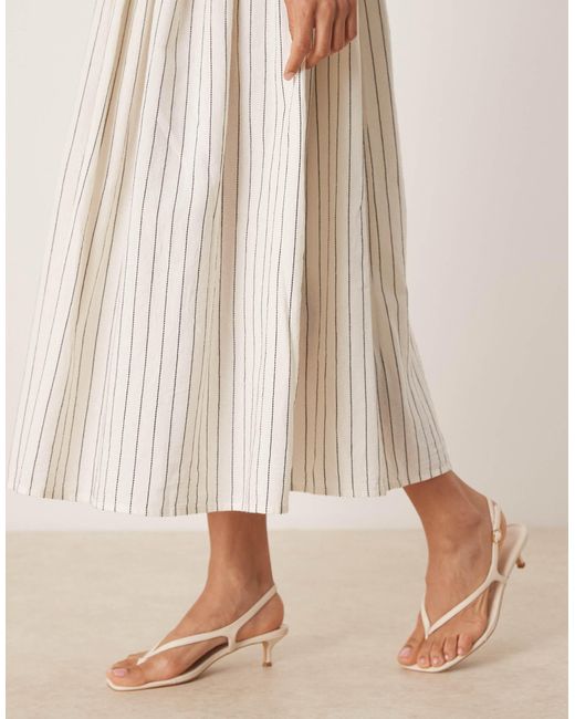 Cora - robe rayée mi-longue à bretelles fines et encolure dégagée - crème Nobody's Child en coloris Natural