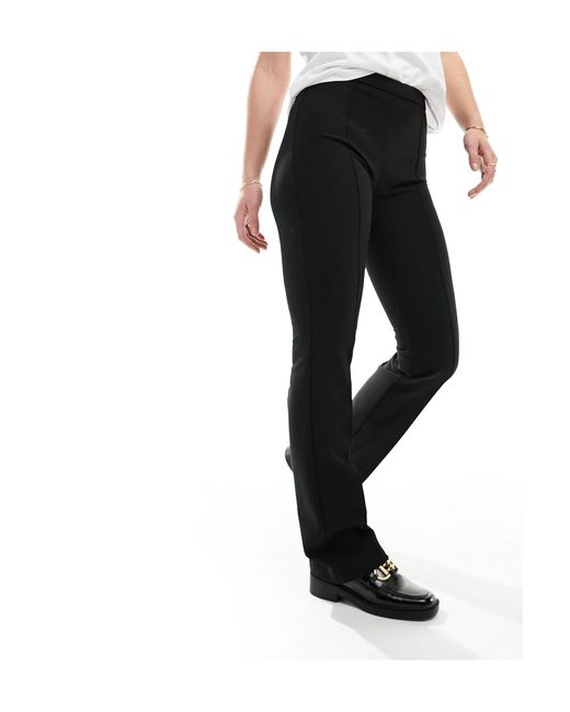 Pantalon droit élégant avec surpiqûres à l'avant Mango en coloris Black