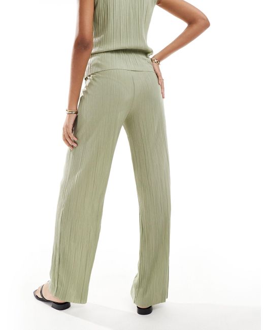 Pantaloni plissé color kaki a fondo ampio di Vero Moda in Green
