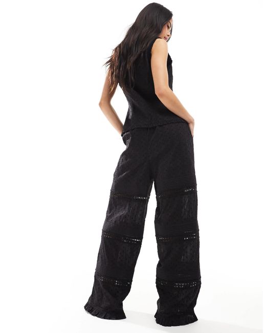 Pantalon d'ensemble en broderie anglaise effet coupé-cousu ASOS en coloris Blue
