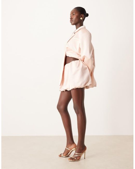 Minifalda De Sastre Con Diseño Abombado De Satén De (Parte De Un Conjunto) ASOS de color Natural