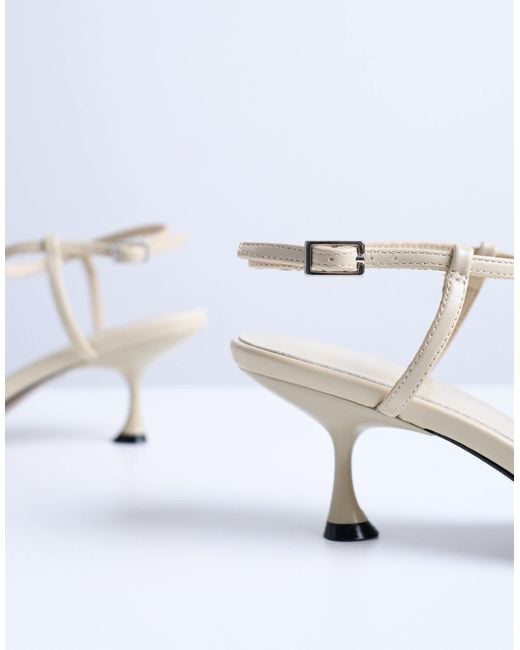 TOPSHOP White Imani Toe Thong Mid Heel