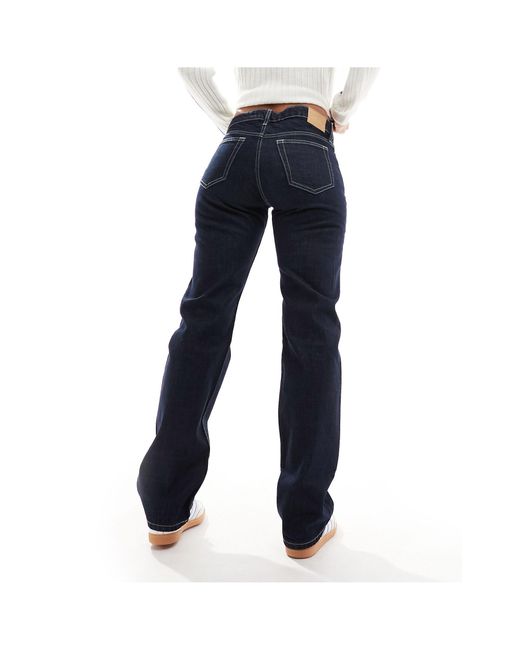 Arrow - jeans dritti regular fit a vita bassa lavaggio rinse wash di Weekday in Blue
