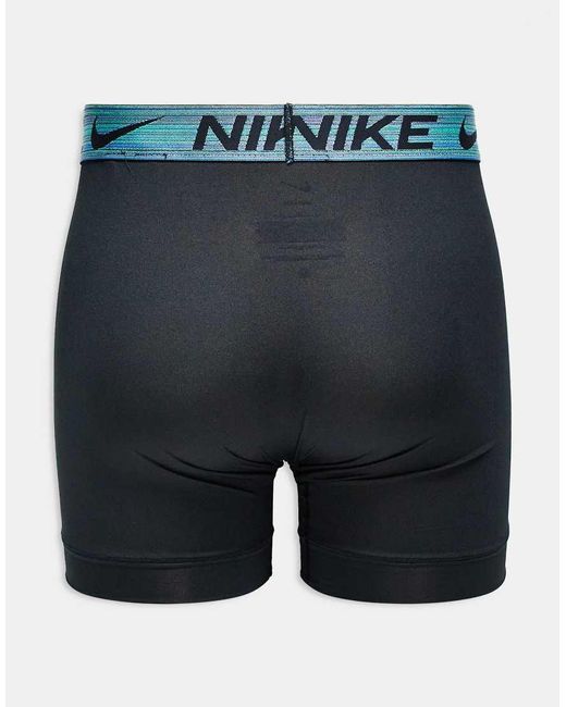 Essential di Nike in Black da Uomo