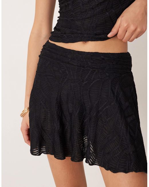 ASOS Black – strukturierter, schwingender minirock