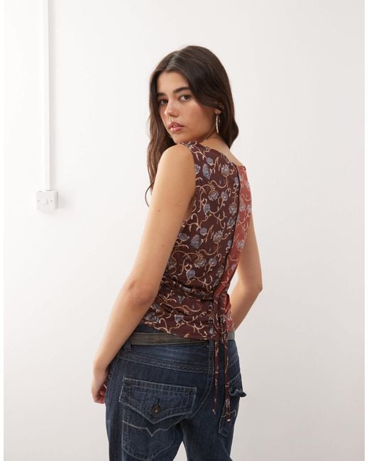 Reclaimed (vintage) Red – tanktop mit geteiltem design, u-boot-ausschnitt und bindedetail