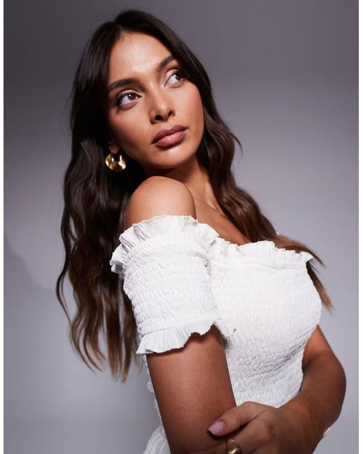 Exclusivité - - top d'ensemble texturé et froncé à encolure bardot et basque - crème Kaiia en coloris White