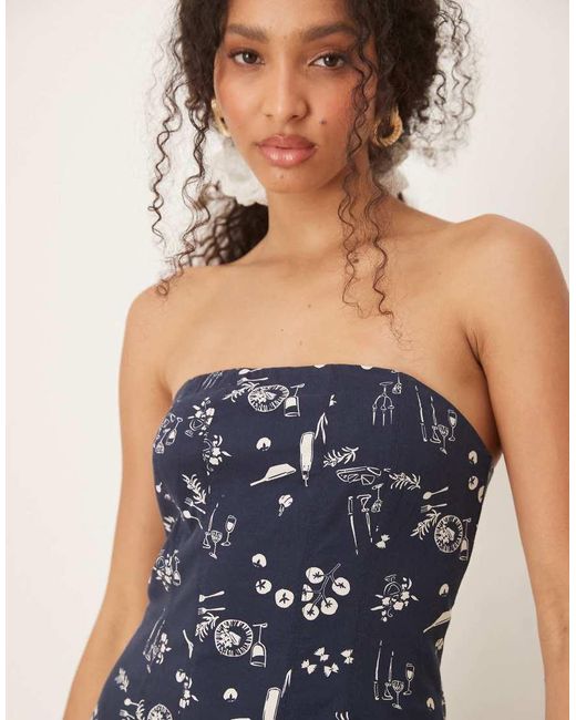 Vestido Midi Rojo Acampanado Sin Tirantes Con Diseño Estampado De Abercrombie & Fitch de color Pink