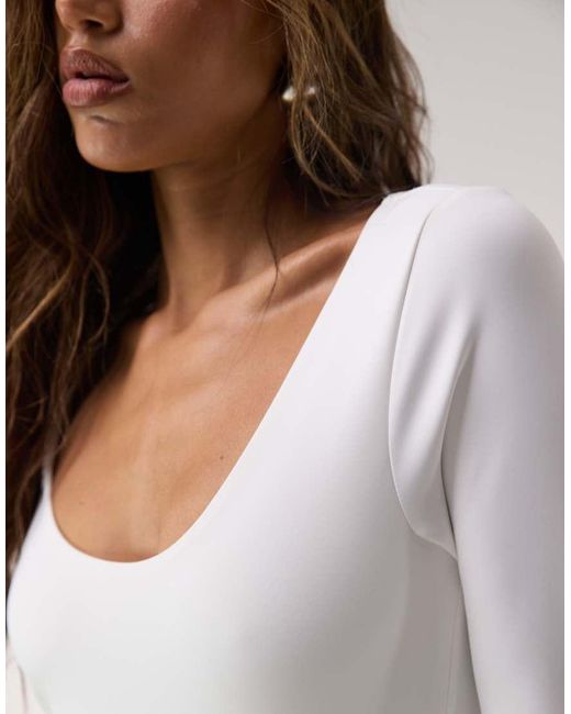 Body Blanco De Manga Larga Con Cuello Ancho De Tejido Efecto Neopreno De GOOD AMERICAN de color Brown
