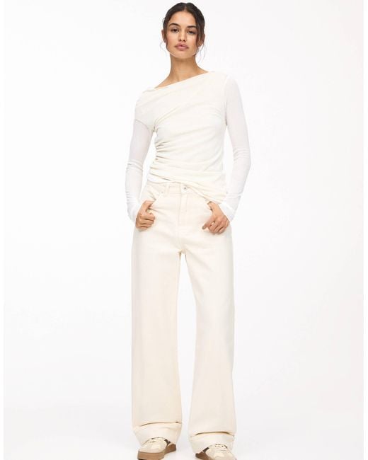 Pull&Bear White Turn Up Hem Mid Rise baggy Jeans