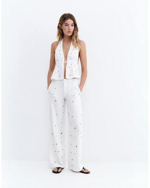Top dos nu à œillets Pull&Bear en coloris White