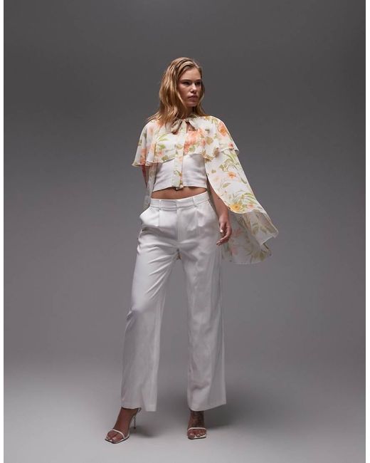 Top Con Extragrande, Capa, Lazada Delantera Y Volantes De Chifón De ASOS de color Gray
