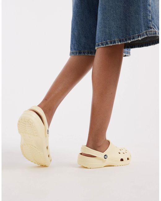 CROCSTM Natural – klassische clogs