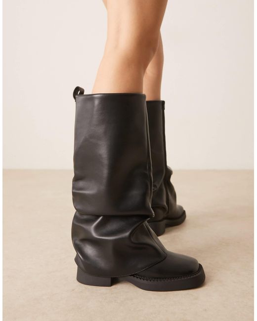 Caden - bottes hauteur genou plates et chunky à rabat ASOS en coloris Black