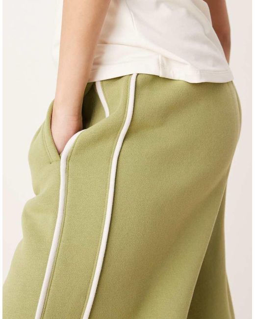 Abercrombie & Fitch Natural Mid Rise Wide Leg jogger