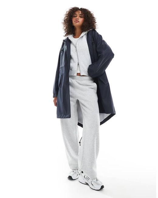 Parka Con Detalles En Contraste Y Acabado Engomado De ASOS de color Blue