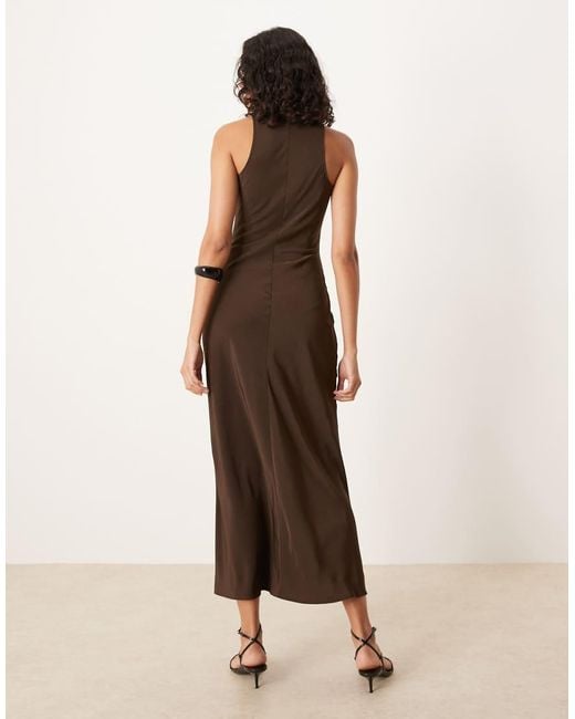 Vestido Largo Marrón Con Cuello Ancho De Satén De ASOS de color Natural