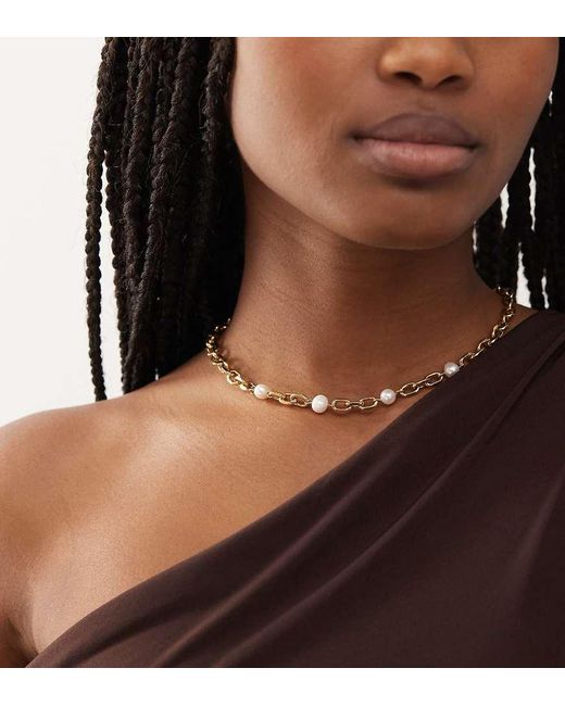 Essence di En Route in Brown